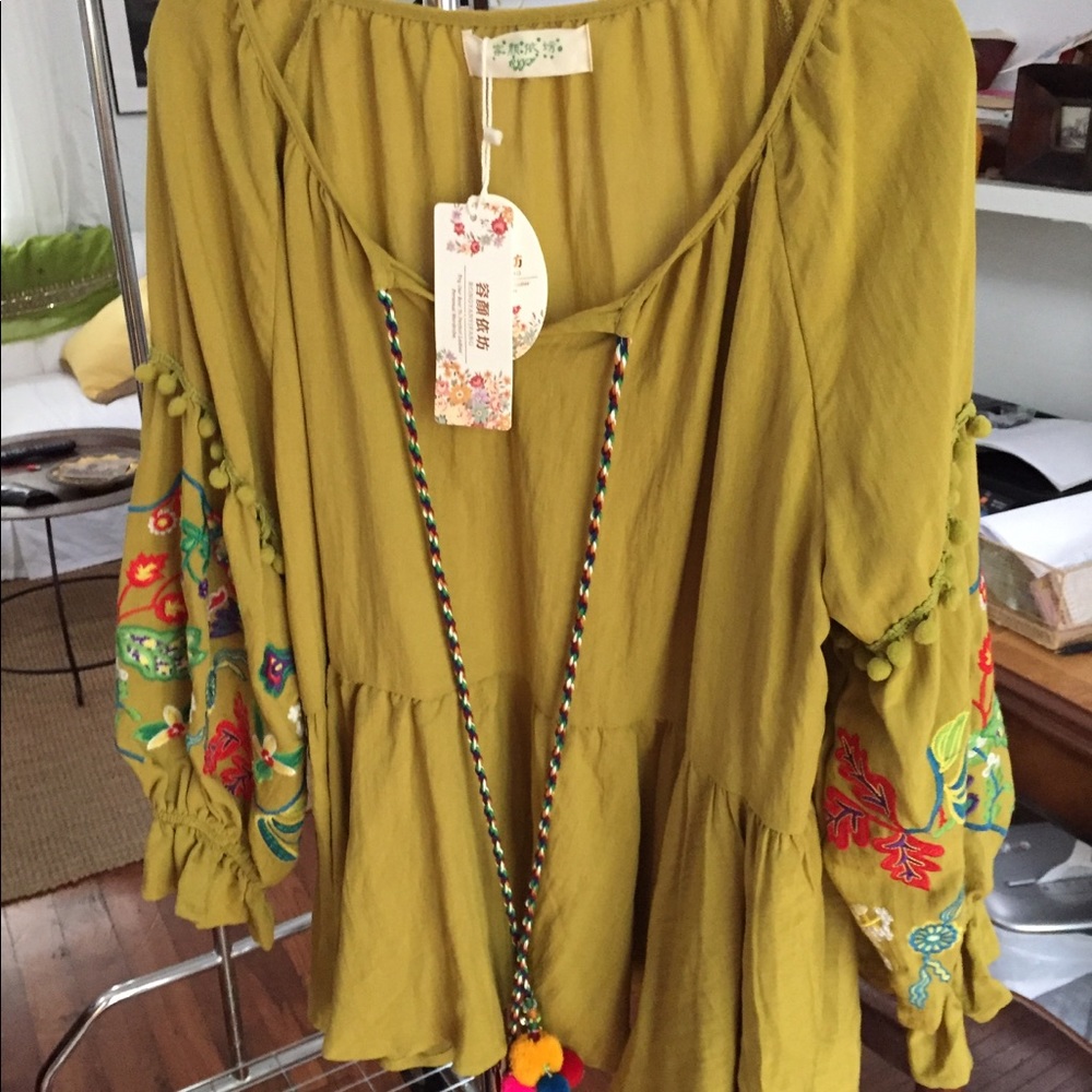Beautiful Boho Chiq Blouse  X/XL